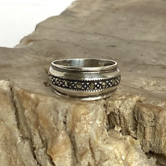Sterling Silver 925 Marcasite Domed 8MM Tapered Band Ring Size 5 - Picture 11 of 16
